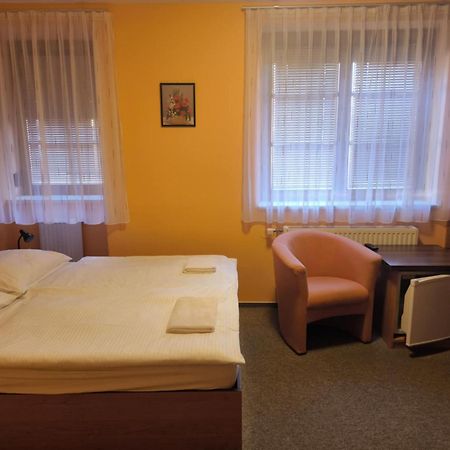 Pension Euro Mikulov Buitenkant foto