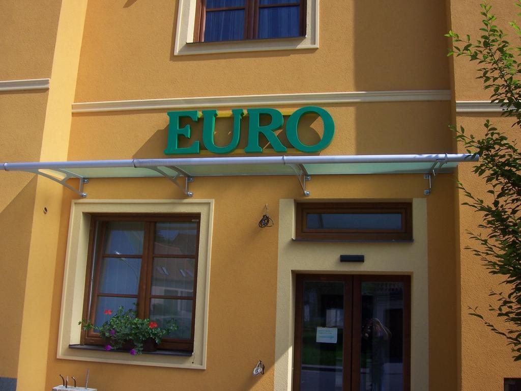 Pension Euro Mikulov Buitenkant foto
