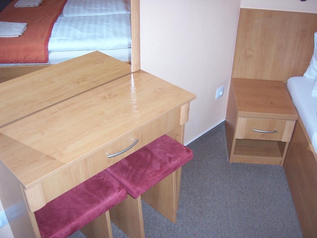Pension Euro Mikulov Buitenkant foto