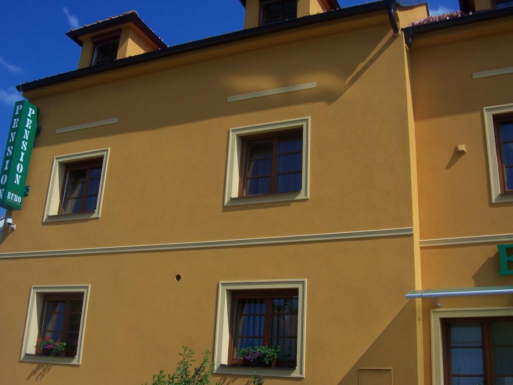 Pension Euro Mikulov Buitenkant foto