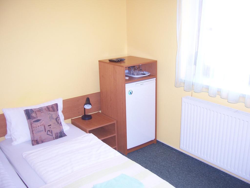 Pension Euro Mikulov Buitenkant foto