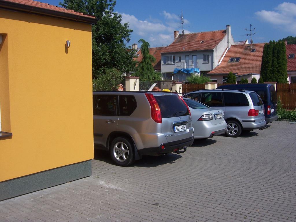 Pension Euro Mikulov Buitenkant foto
