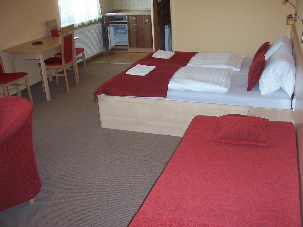 Pension Euro Mikulov Kamer foto